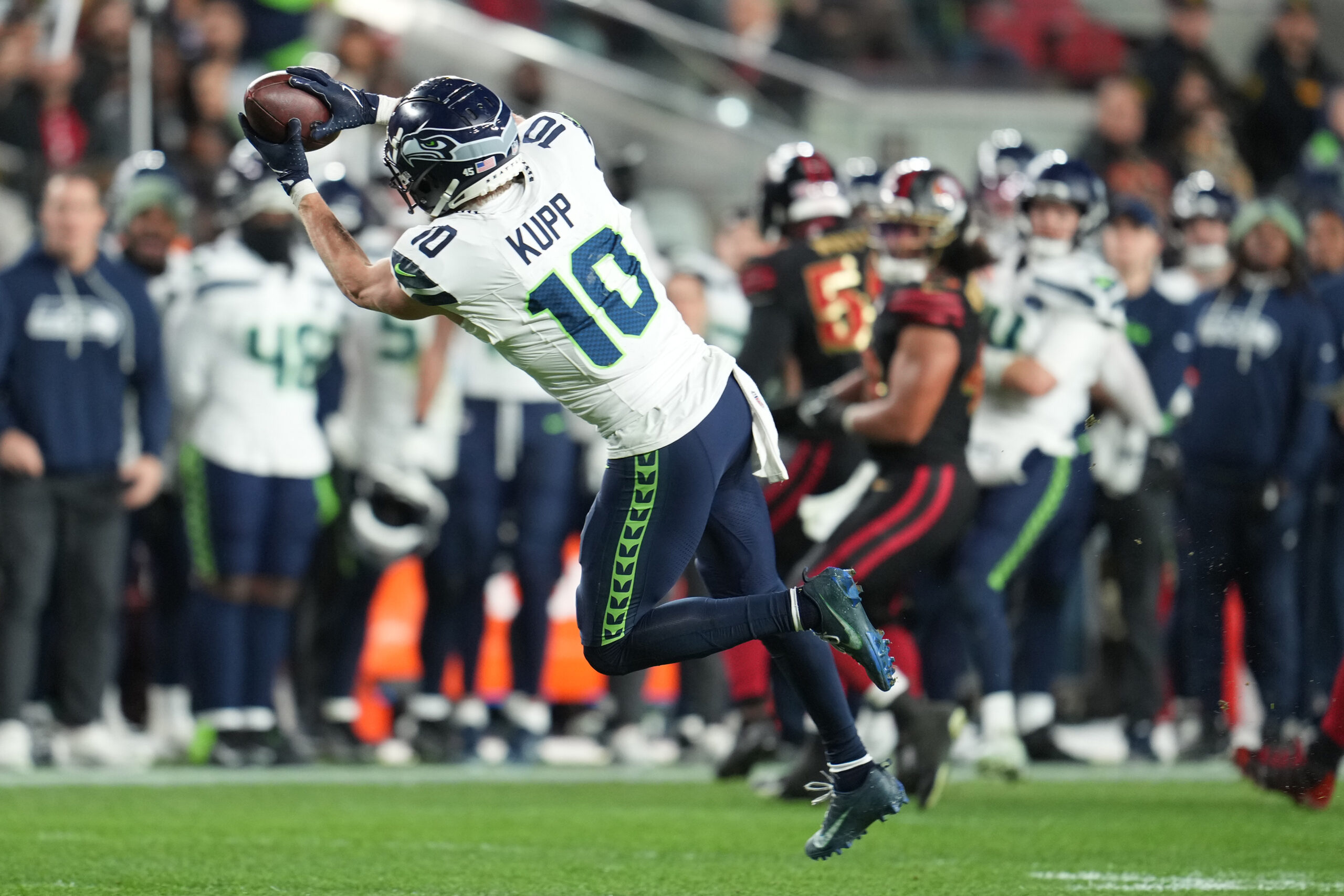 2026 NFL季后赛对阵图出炉：钢人压哨晋级，超级碗60蓄势待发